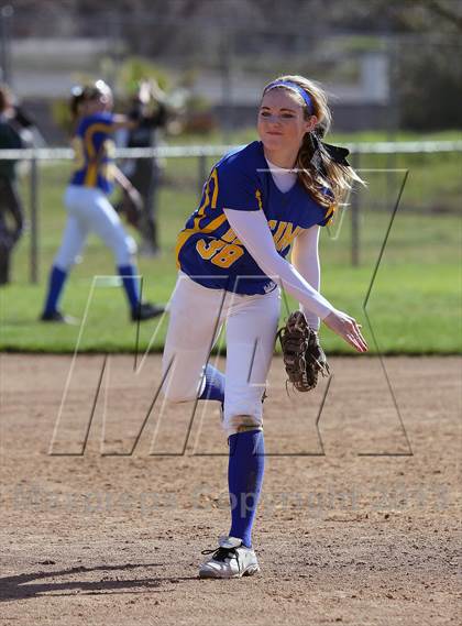 Thumbnail 3 in Del Campo vs Oak Ridge (Victory Pre-Season T.O.C.) photogallery.
