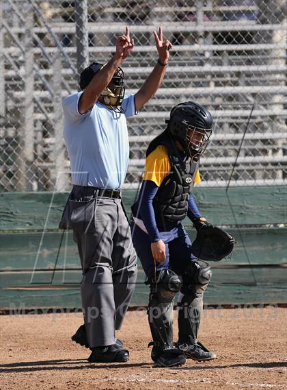 Thumbnail 3 in Del Campo vs Oak Ridge (Victory Pre-Season T.O.C.) photogallery.