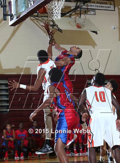 Thumbnail 3 in Peekskill vs White Plains (4th Annual Harrison Booster Club Tournament) photogallery.