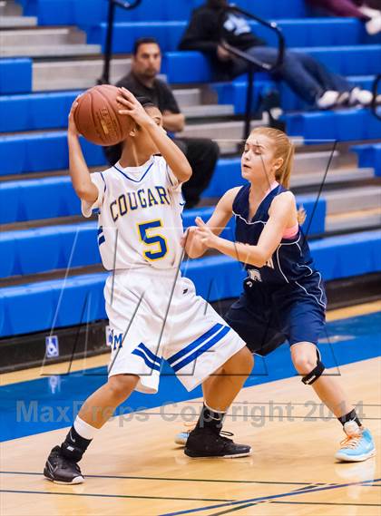 Thumbnail 2 in JV: American @ Newark Memorial photogallery.