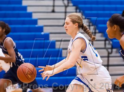 Thumbnail 2 in JV: American @ Newark Memorial photogallery.