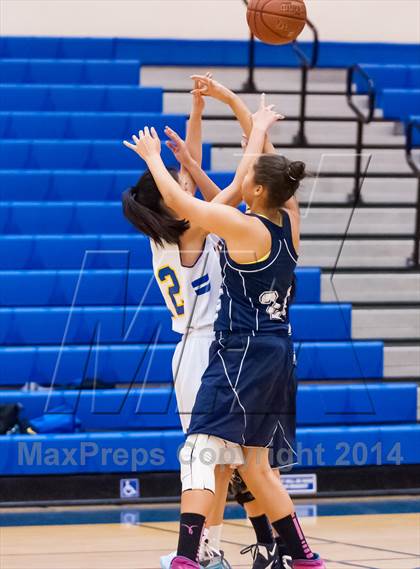 Thumbnail 2 in JV: American @ Newark Memorial photogallery.