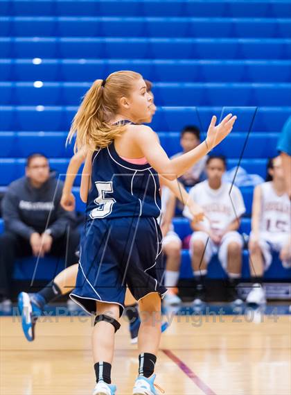 Thumbnail 3 in JV: American @ Newark Memorial photogallery.