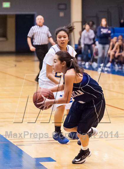 Thumbnail 3 in JV: American @ Newark Memorial photogallery.