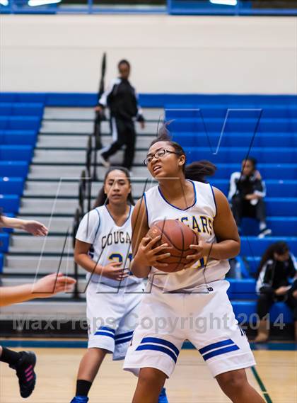 Thumbnail 2 in JV: American @ Newark Memorial photogallery.