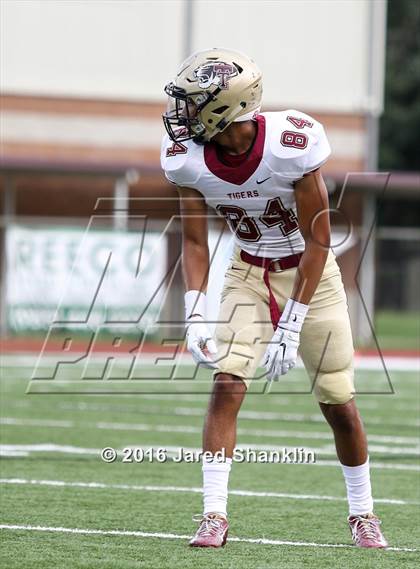 Thumbnail 3 in Terrebonne @ E. D. White (Scrimmage) photogallery.