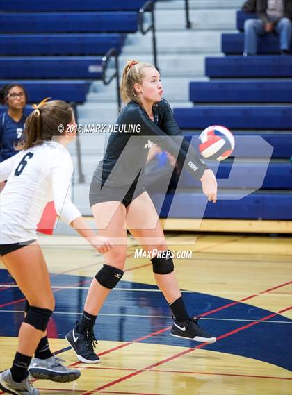 Thumbnail 2 in Archbishop Mitty @ Carlmont photogallery.