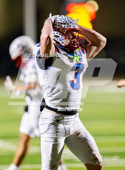 Thumbnail 2 in Shiner vs Mt. Enterprise (UIL 2A D2 Football Semifinals) photogallery.