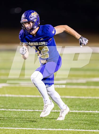 Thumbnail 3 in Shiner vs Mt. Enterprise (UIL 2A D2 Football Semifinals) photogallery.