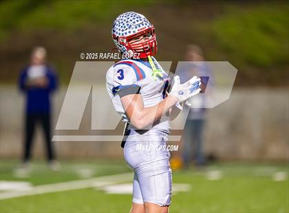 Thumbnail 3 in Shiner vs Mt. Enterprise (UIL 2A D2 Football Semifinals) photogallery.