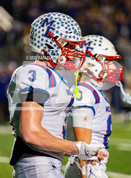 Thumbnail 1 in Shiner vs Mt. Enterprise (UIL 2A D2 Football Semifinals) photogallery.