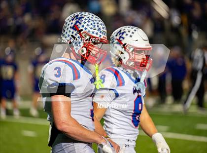 Thumbnail 3 in Shiner vs Mt. Enterprise (UIL 2A D2 Football Semifinals) photogallery.