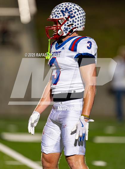 Thumbnail 1 in Shiner vs Mt. Enterprise (UIL 2A D2 Football Semifinals) photogallery.