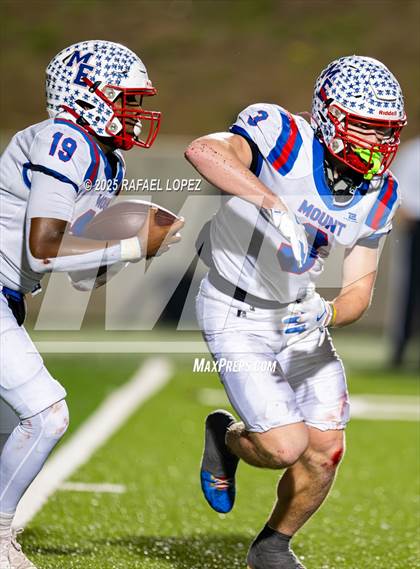 Thumbnail 3 in Shiner vs Mt. Enterprise (UIL 2A D2 Football Semifinals) photogallery.