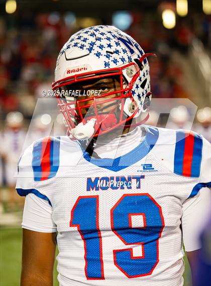 Thumbnail 3 in Shiner vs Mt. Enterprise (UIL 2A D2 Football Semifinals) photogallery.