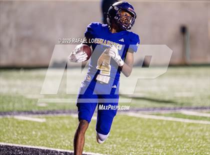 Thumbnail 1 in Shiner vs Mt. Enterprise (UIL 2A D2 Football Semifinals) photogallery.