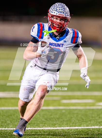 Thumbnail 3 in Shiner vs Mt. Enterprise (UIL 2A D2 Football Semifinals) photogallery.