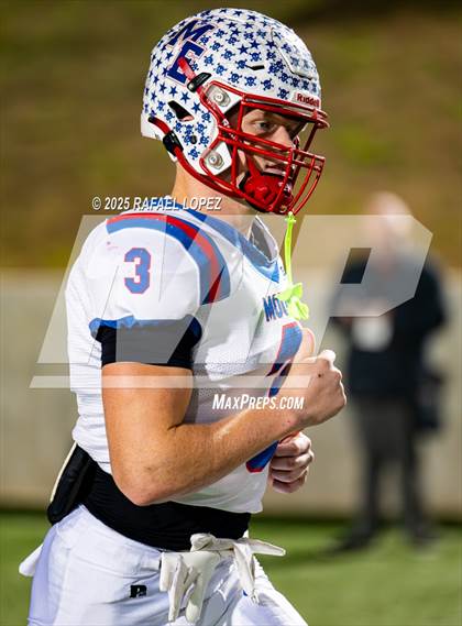 Thumbnail 3 in Shiner vs Mt. Enterprise (UIL 2A D2 Football Semifinals) photogallery.