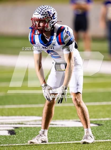 Thumbnail 3 in Shiner vs Mt. Enterprise (UIL 2A D2 Football Semifinals) photogallery.