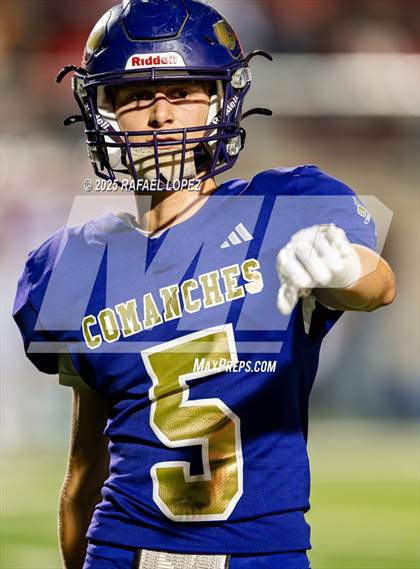 Thumbnail 2 in Shiner vs Mt. Enterprise (UIL 2A D2 Football Semifinals) photogallery.