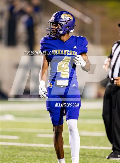 Thumbnail 1 in Shiner vs Mt. Enterprise (UIL 2A D2 Football Semifinals) photogallery.