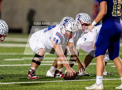 Thumbnail 2 in Shiner vs Mt. Enterprise (UIL 2A D2 Football Semifinals) photogallery.