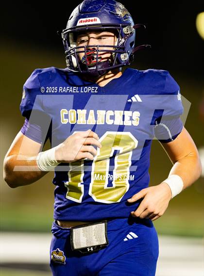 Thumbnail 3 in Shiner vs Mt. Enterprise (UIL 2A D2 Football Semifinals) photogallery.