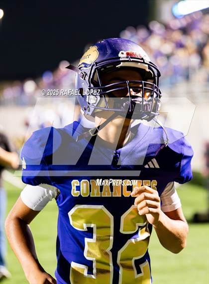 Thumbnail 3 in Shiner vs Mt. Enterprise (UIL 2A D2 Football Semifinals) photogallery.