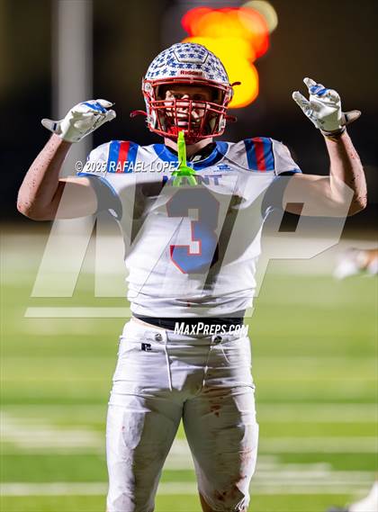 Thumbnail 3 in Shiner vs Mt. Enterprise (UIL 2A D2 Football Semifinals) photogallery.