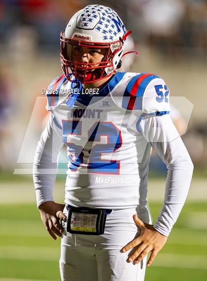 Thumbnail 3 in Shiner vs Mt. Enterprise (UIL 2A D2 Football Semifinals) photogallery.