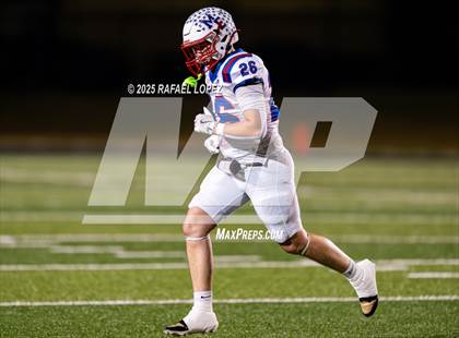 Thumbnail 2 in Shiner vs Mt. Enterprise (UIL 2A D2 Football Semifinals) photogallery.