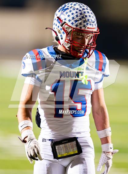 Thumbnail 2 in Shiner vs Mt. Enterprise (UIL 2A D2 Football Semifinals) photogallery.