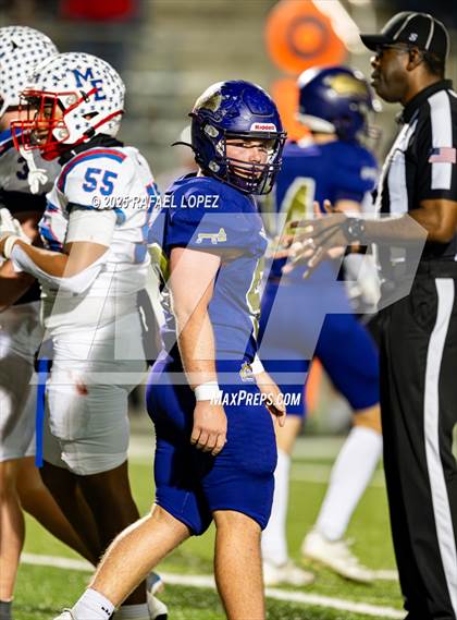 Thumbnail 1 in Shiner vs Mt. Enterprise (UIL 2A D2 Football Semifinals) photogallery.