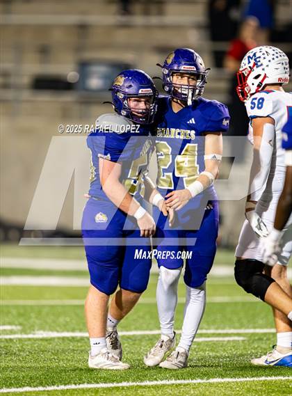 Thumbnail 3 in Shiner vs Mt. Enterprise (UIL 2A D2 Football Semifinals) photogallery.