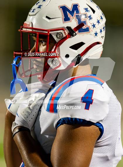 Thumbnail 3 in Shiner vs Mt. Enterprise (UIL 2A D2 Football Semifinals) photogallery.