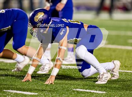 Thumbnail 3 in Shiner vs Mt. Enterprise (UIL 2A D2 Football Semifinals) photogallery.