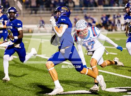 Thumbnail 1 in Shiner vs Mt. Enterprise (UIL 2A D2 Football Semifinals) photogallery.