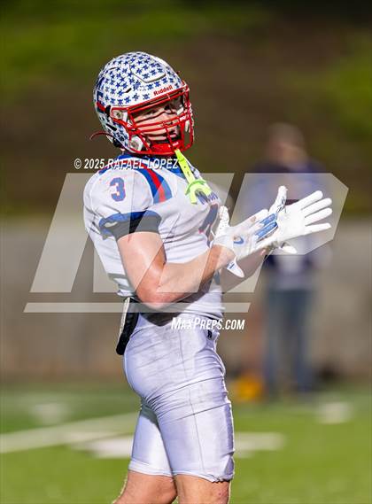 Thumbnail 2 in Shiner vs Mt. Enterprise (UIL 2A D2 Football Semifinals) photogallery.