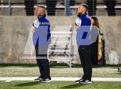 Thumbnail 3 in Shiner vs Mt. Enterprise (UIL 2A D2 Football Semifinals) photogallery.