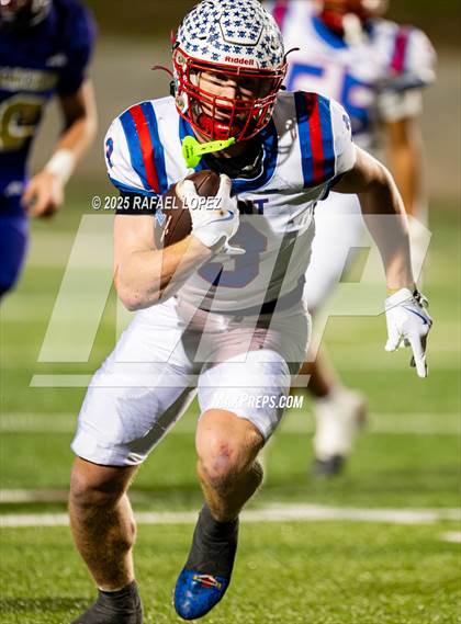 Thumbnail 3 in Shiner vs Mt. Enterprise (UIL 2A D2 Football Semifinals) photogallery.