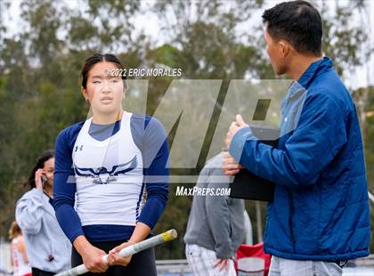 Thumbnail 1 in UC Track Classic (Pole Vault) photogallery.