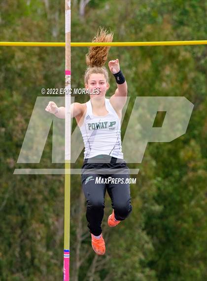 Thumbnail 3 in UC Track Classic (Pole Vault) photogallery.