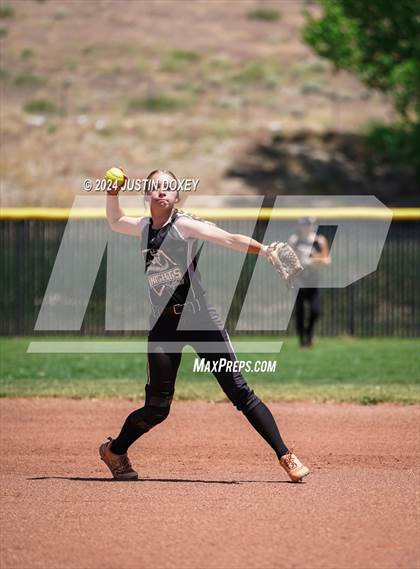 Thumbnail 3 in Round Mountain vs. Carlin (NIAA Class 1A State Playoff Game 4) photogallery.