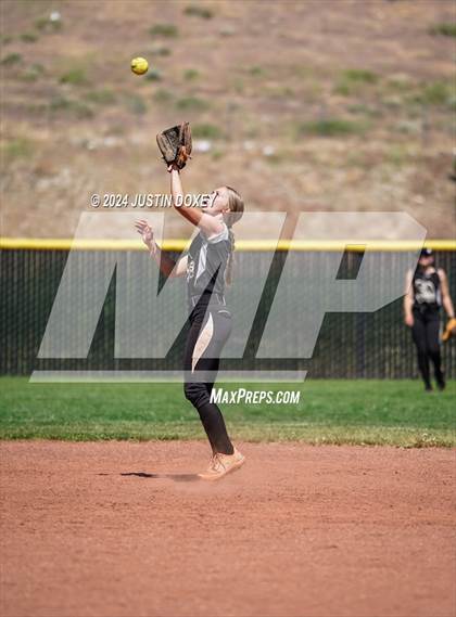 Thumbnail 2 in Round Mountain vs. Carlin (NIAA Class 1A State Playoff Game 4) photogallery.