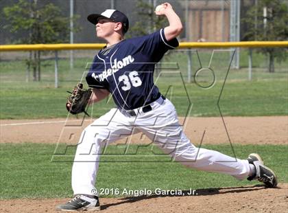 Thumbnail 1 in Amador Valley vs Freedom photogallery.