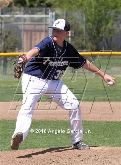 Thumbnail 2 in Amador Valley vs Freedom photogallery.