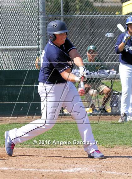 Thumbnail 2 in Amador Valley vs Freedom photogallery.