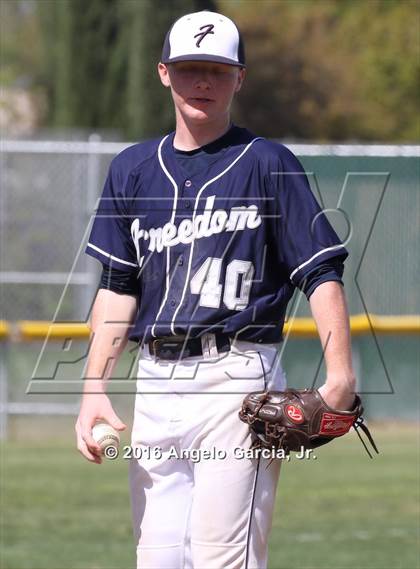 Thumbnail 2 in Amador Valley vs Freedom photogallery.
