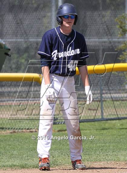 Thumbnail 2 in Amador Valley vs Freedom photogallery.