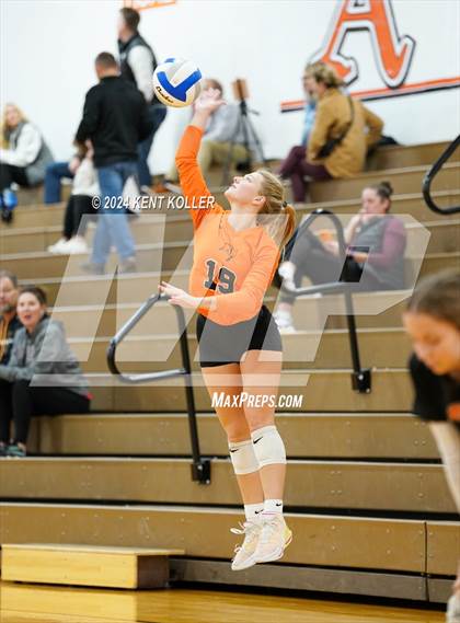 Thumbnail 3 in Deckerville vs. Almont photogallery.